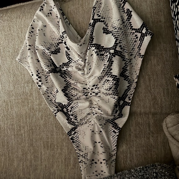 Womens one piece bathing suit - Picture 4 of 4